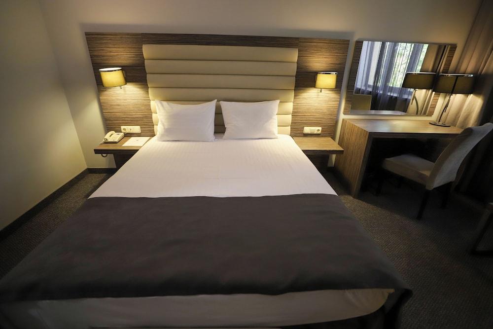 President Hotel — 7