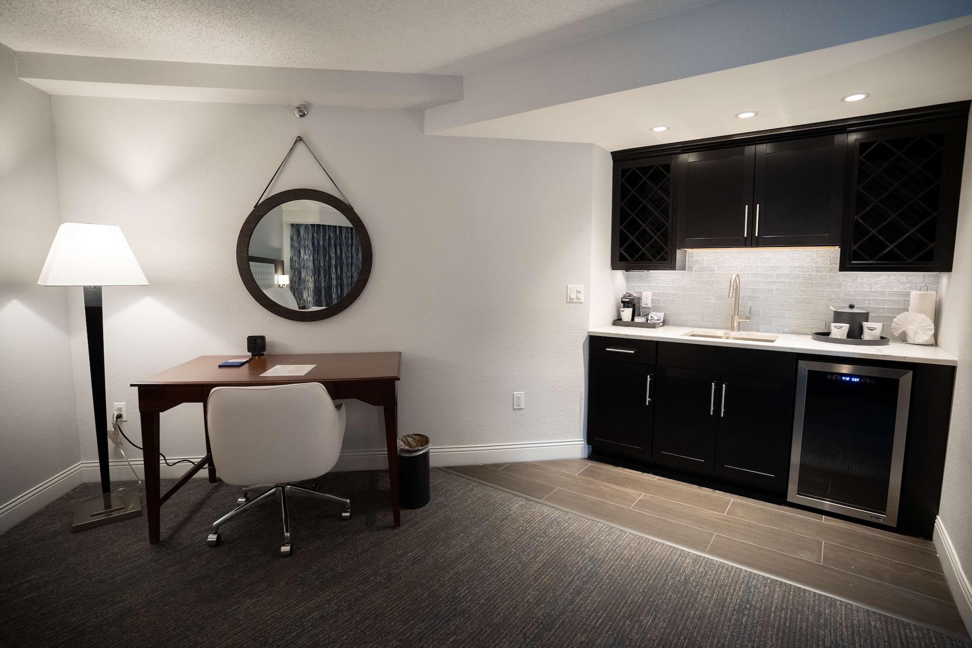 Hampton Inn Suites Fairfield — 8