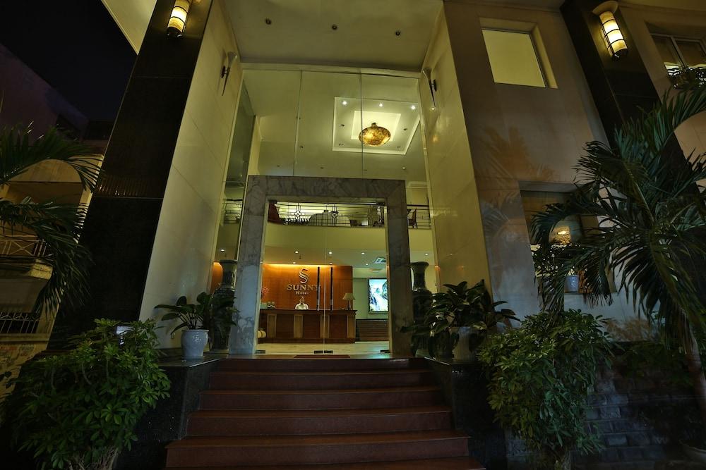 Sunny Hotel 1 — 2