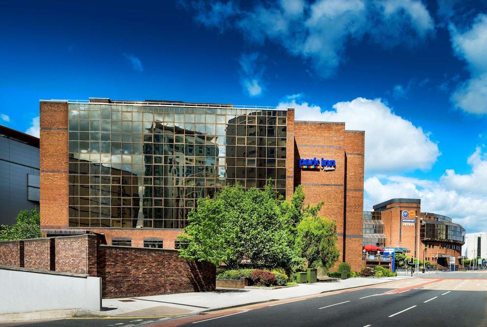 Park Inn by Radisson Cardiff City Centre — 4