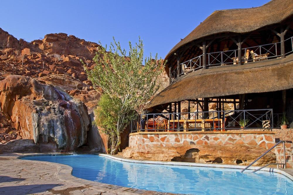 TWYFELFONTEIN COUNTRY LODGE(T) — 2