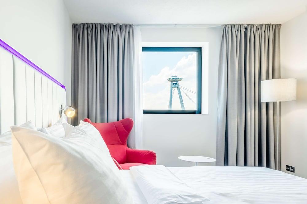 PARK INN DANUBE HOTEL — 10