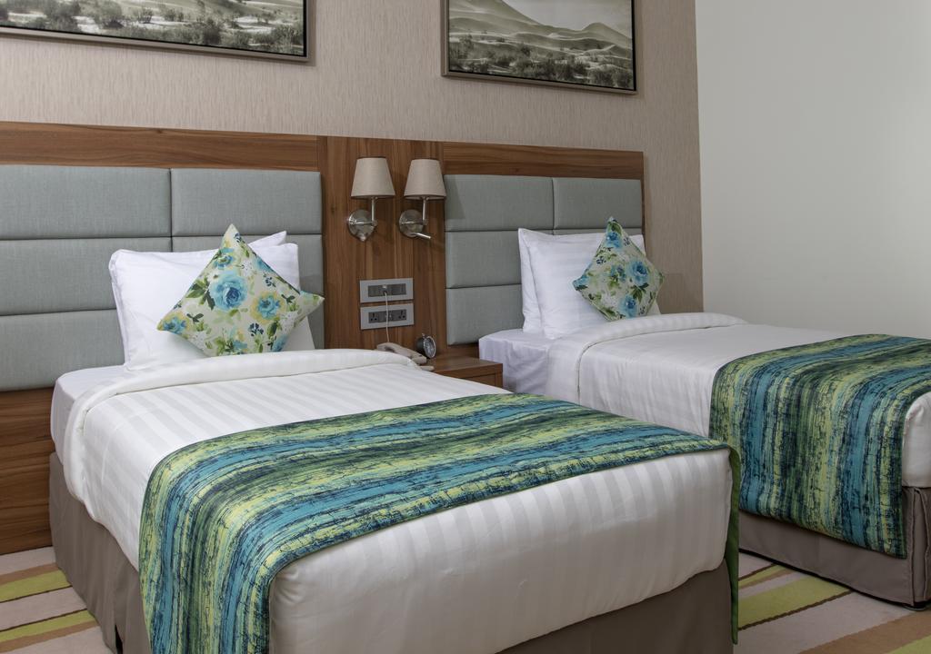 Jacobs Garden Hotel Bur Dubai — 8