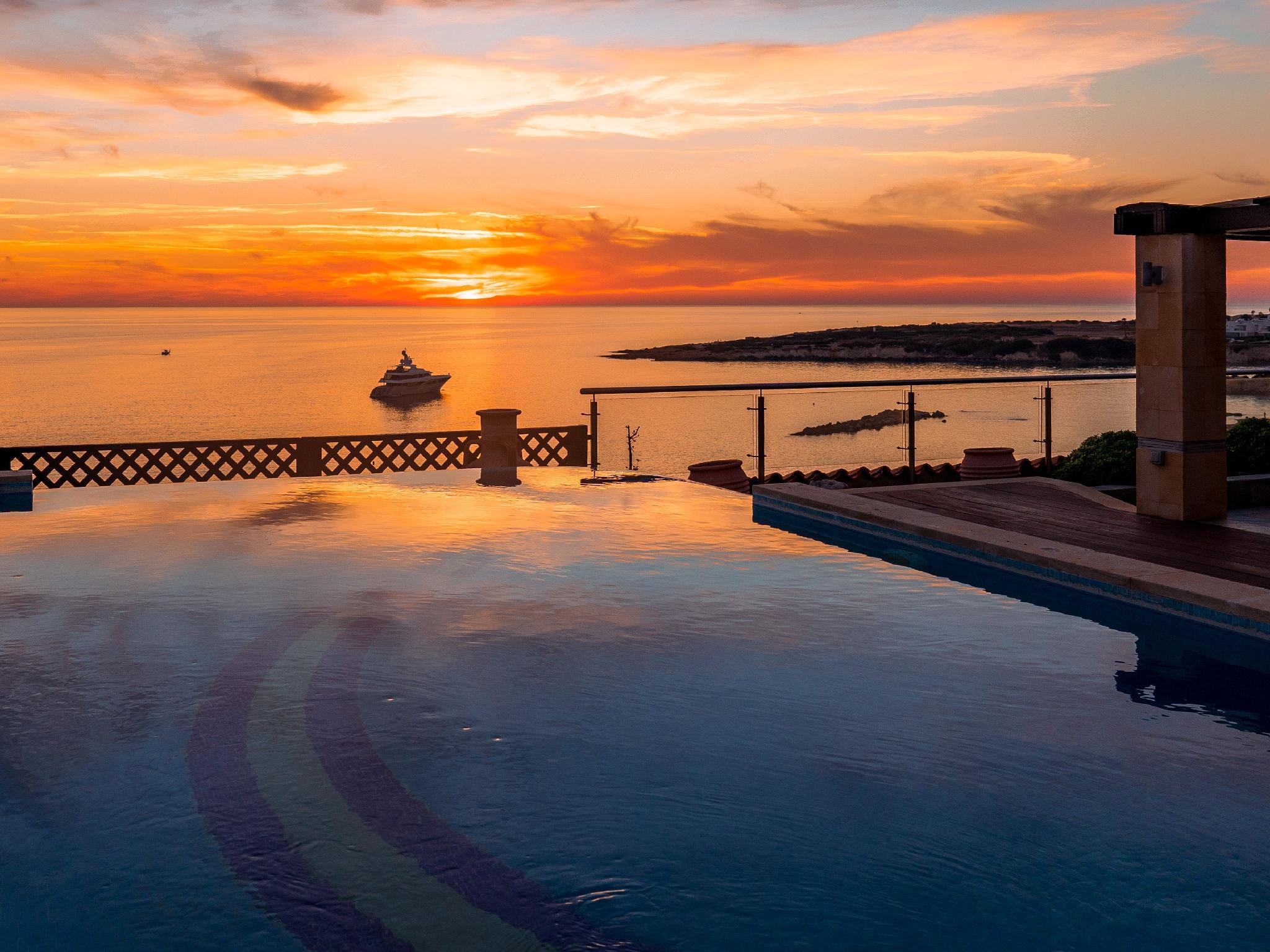 Coral Beach Hotel and Resort — 2