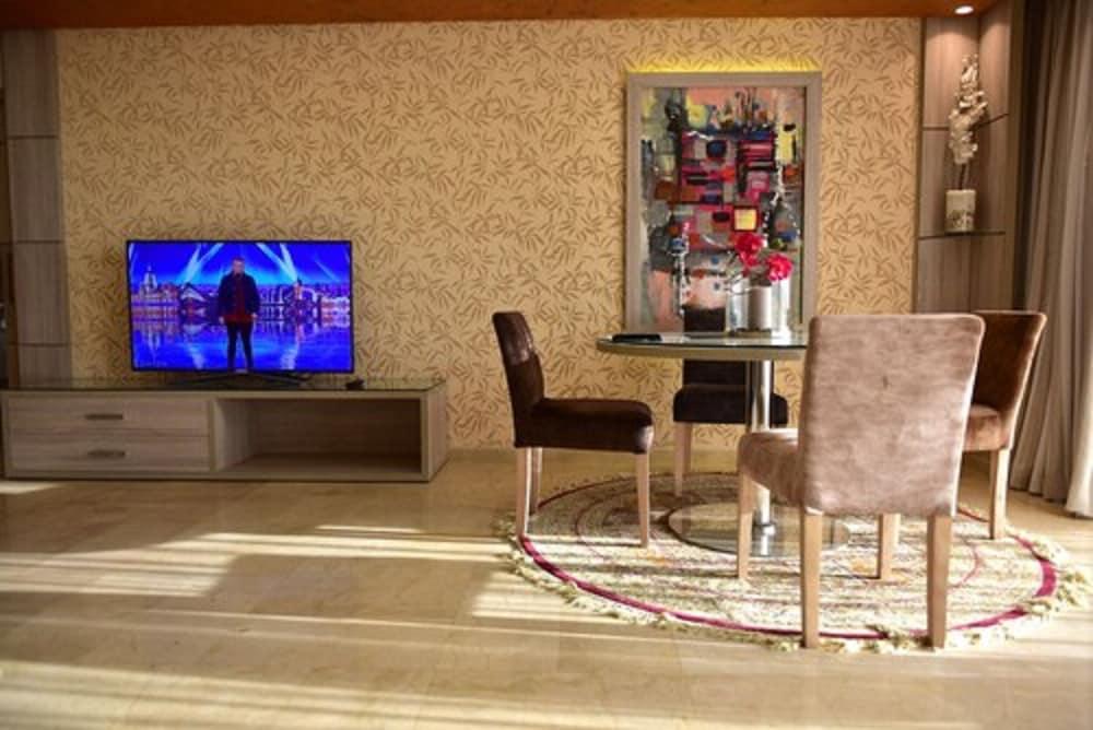 ZAKI HOTEL — 4