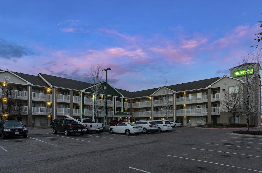 HomeTowne Studios by Red Roof Denver - Airport/Aurora (ex. Crossland Denver - Airport - Aurora)