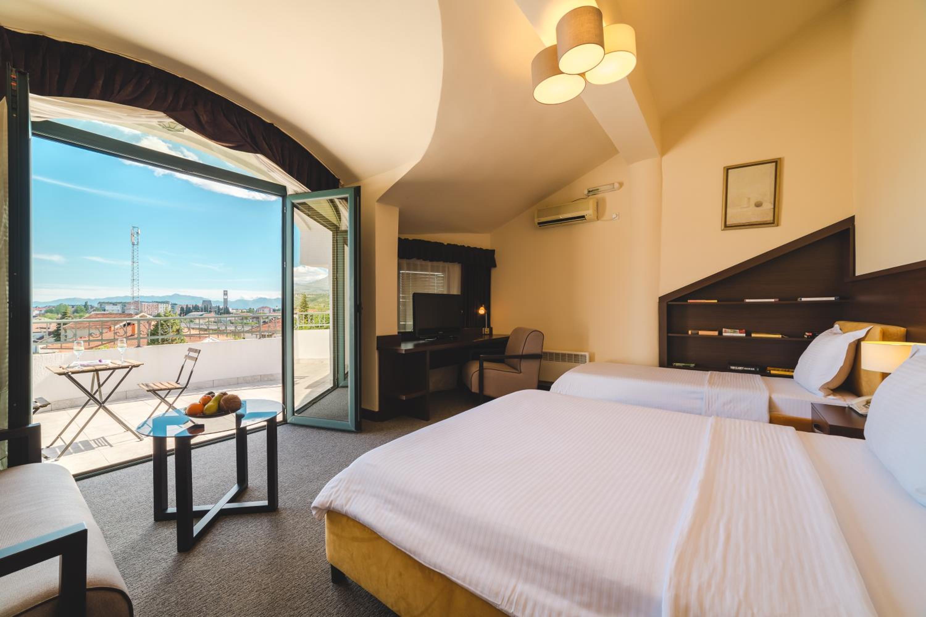 HOTEL KETO — 5
