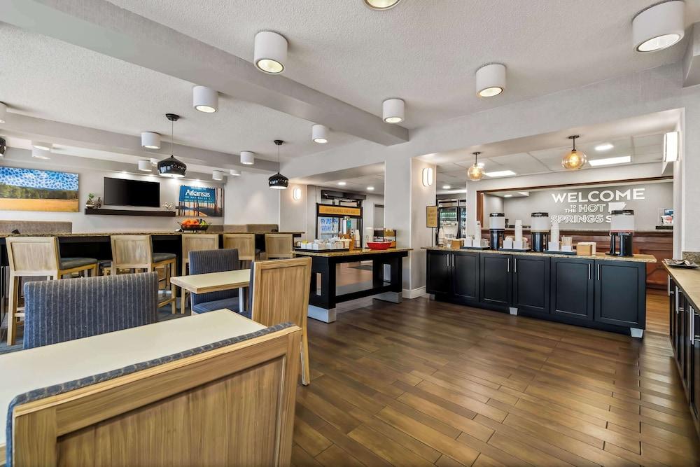 HAMPTON INN JONESBORO — 10