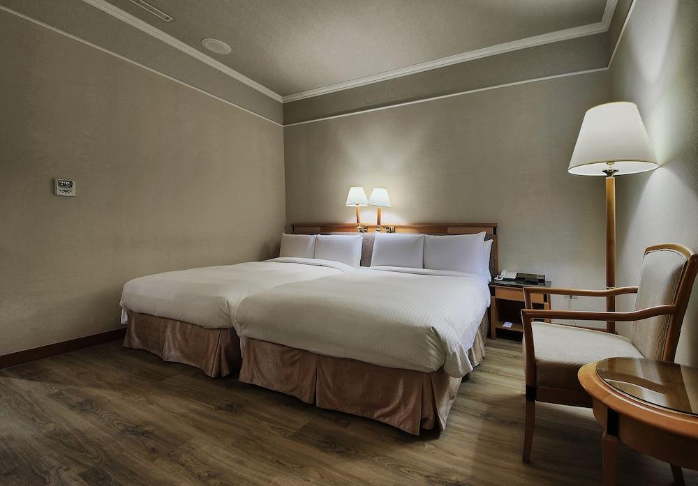 Carlton Hsinchu 878315 — 6