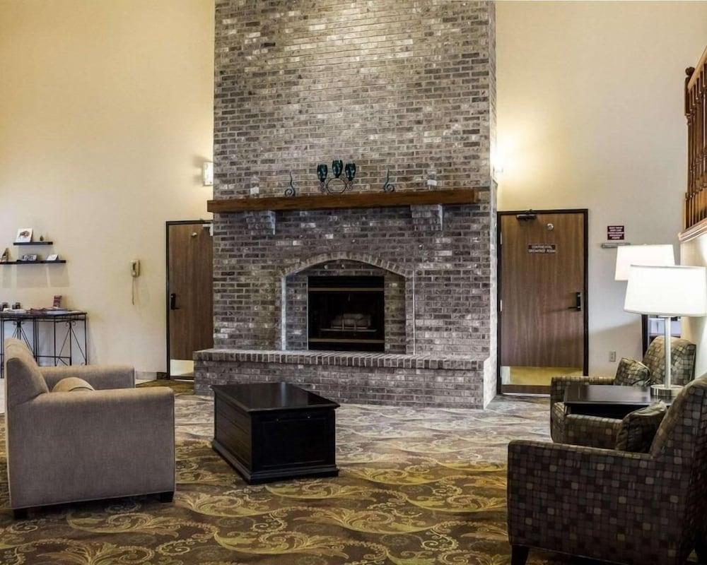 Quality Suites Near West Acres — 6