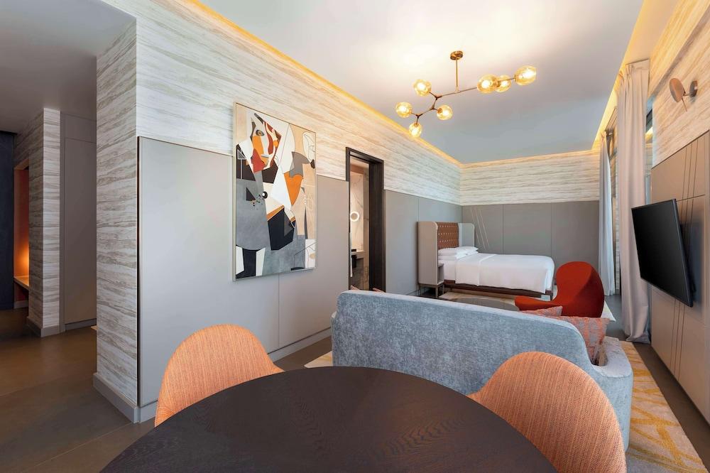 Hyatt Centric Jumeirah Dubai — 4