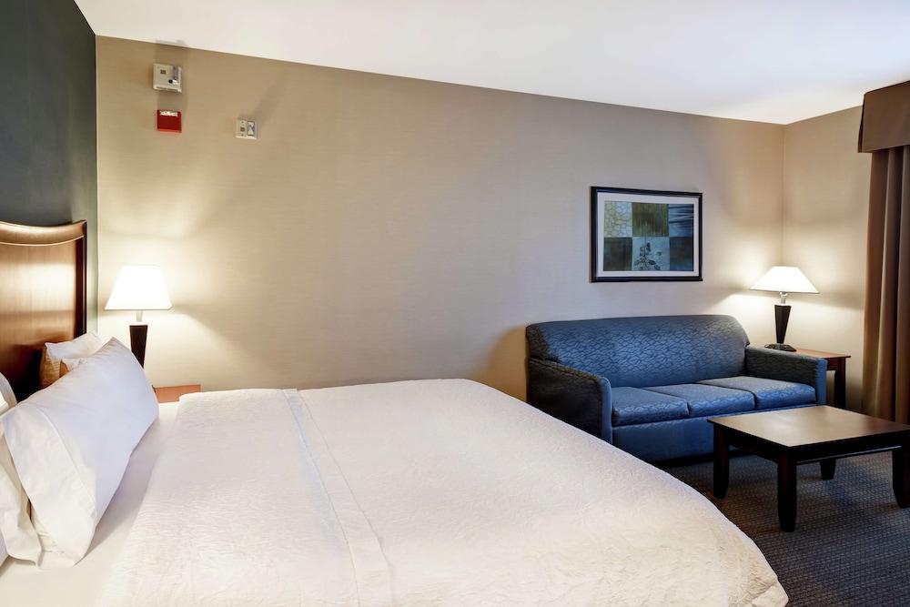Hampton Inn and Suites Folsom — 10
