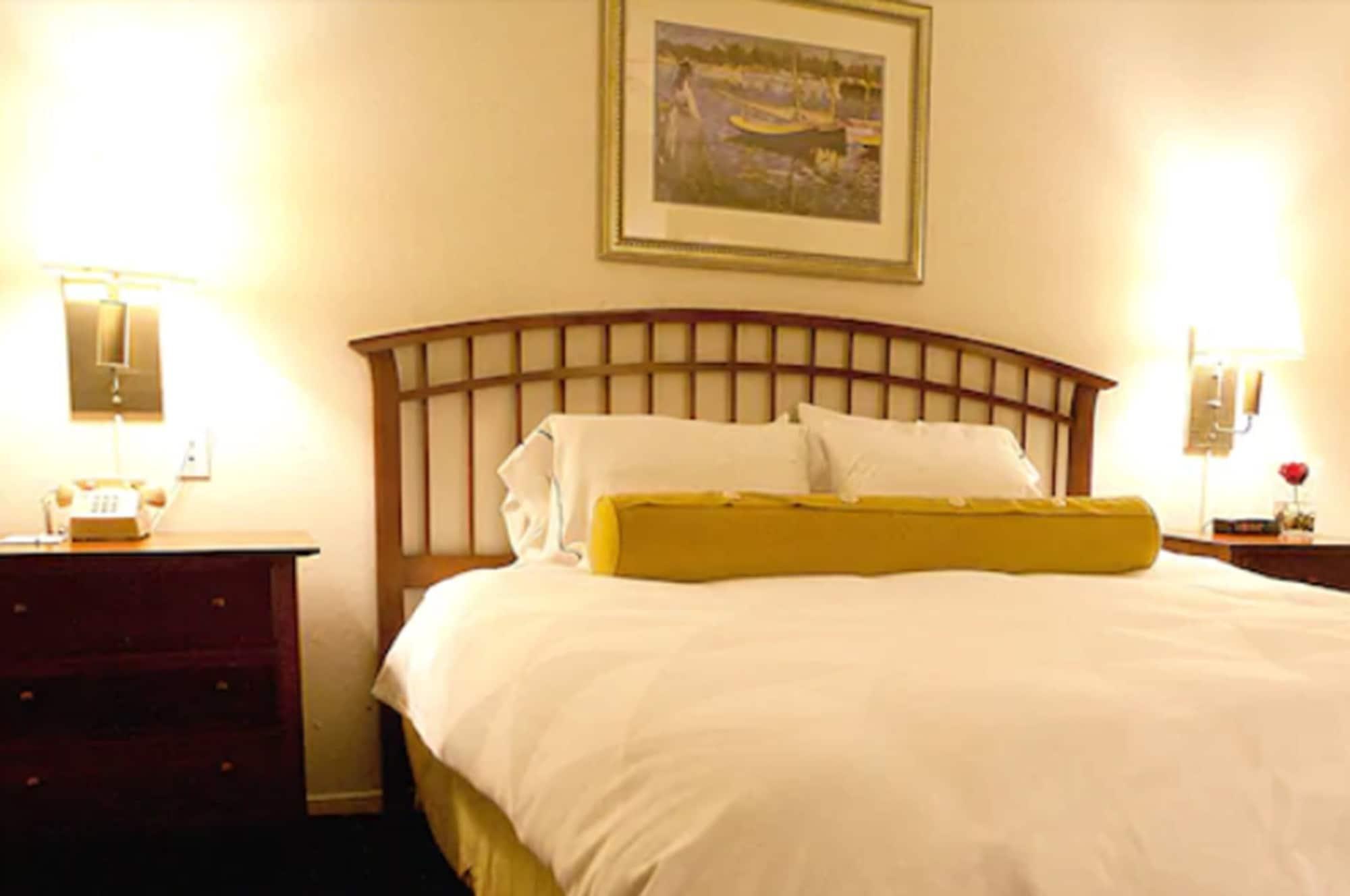Coral Reef Inn & Suites — 8