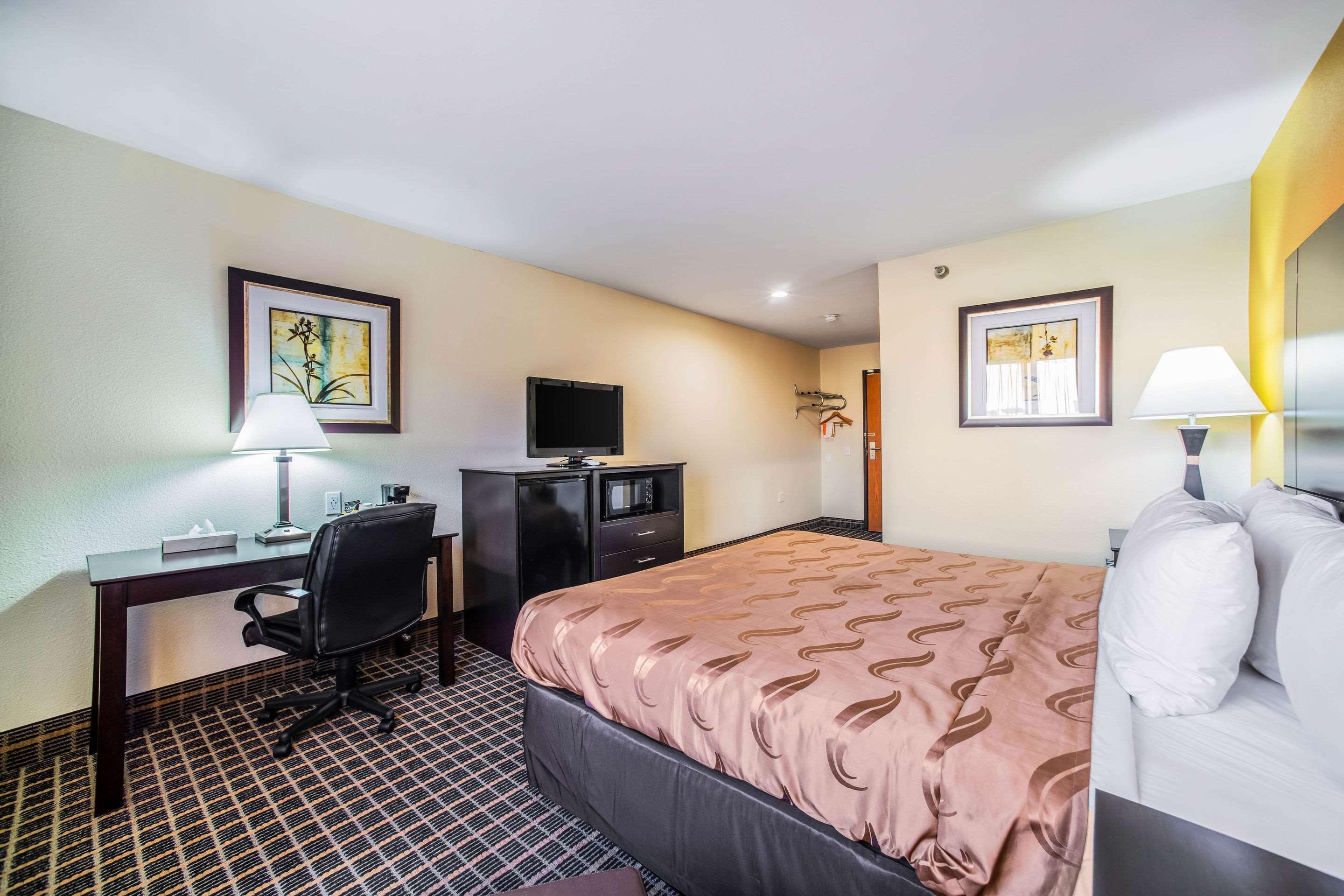 Quality Inn Carbondale University Area — 9