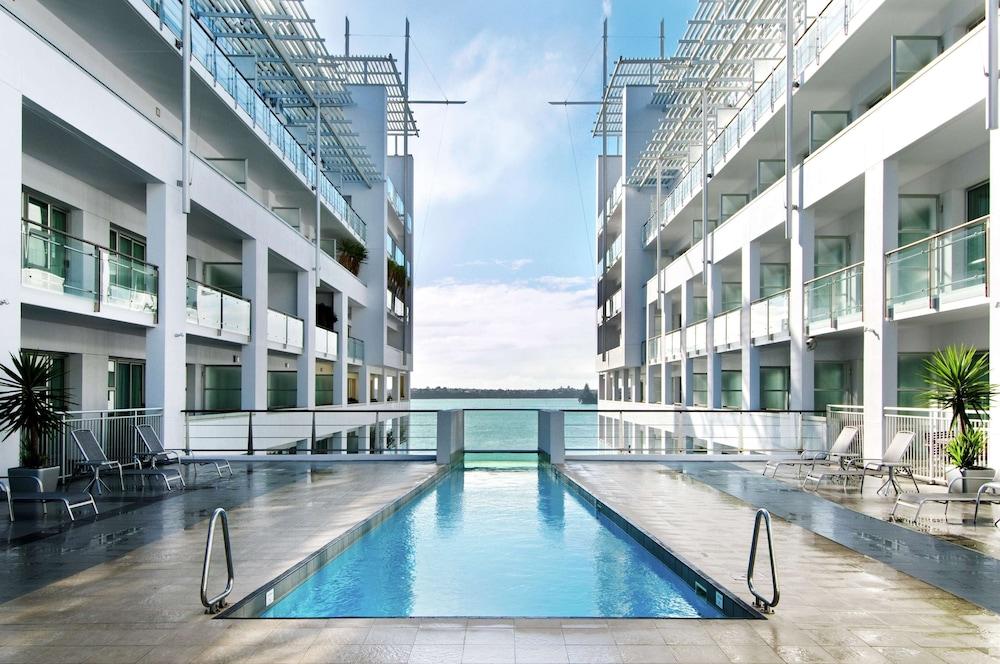 Hilton Auckland — 9