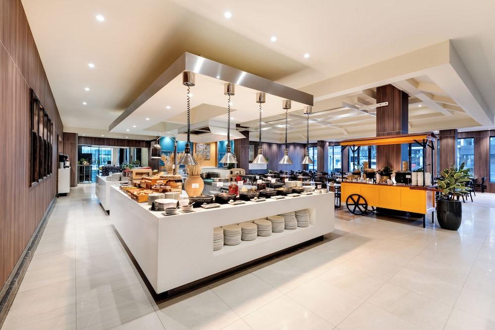 PAN PACIFIC PERTH — 10