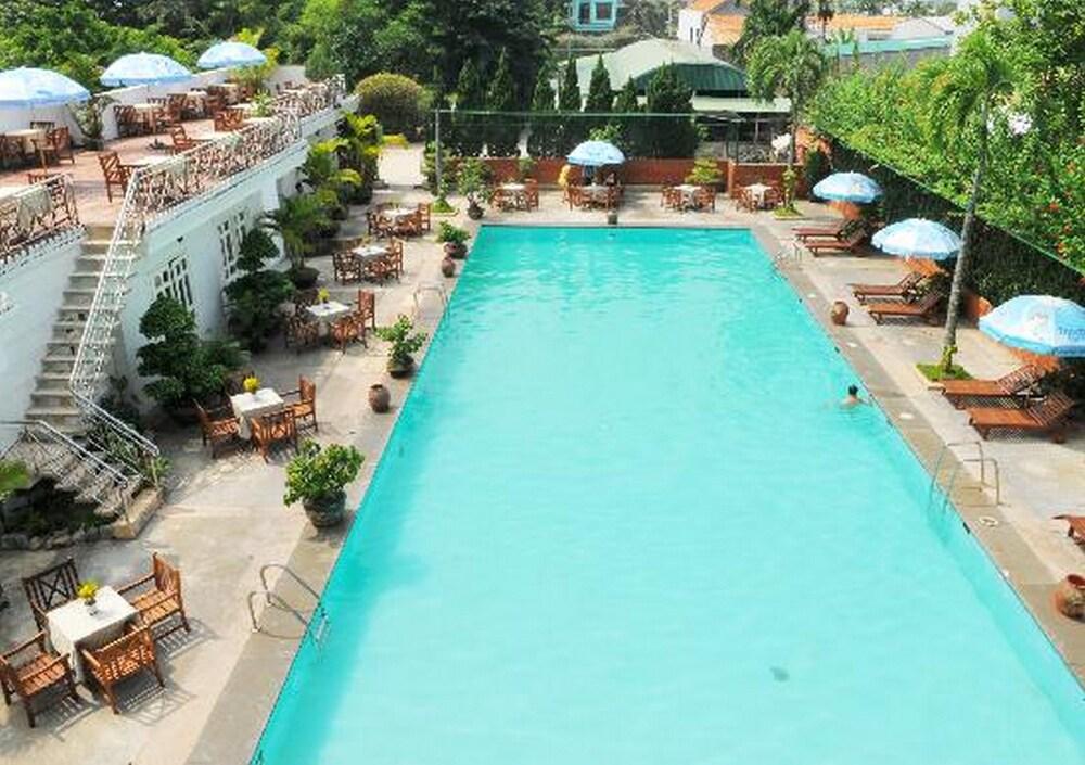 Central Hotel — 4