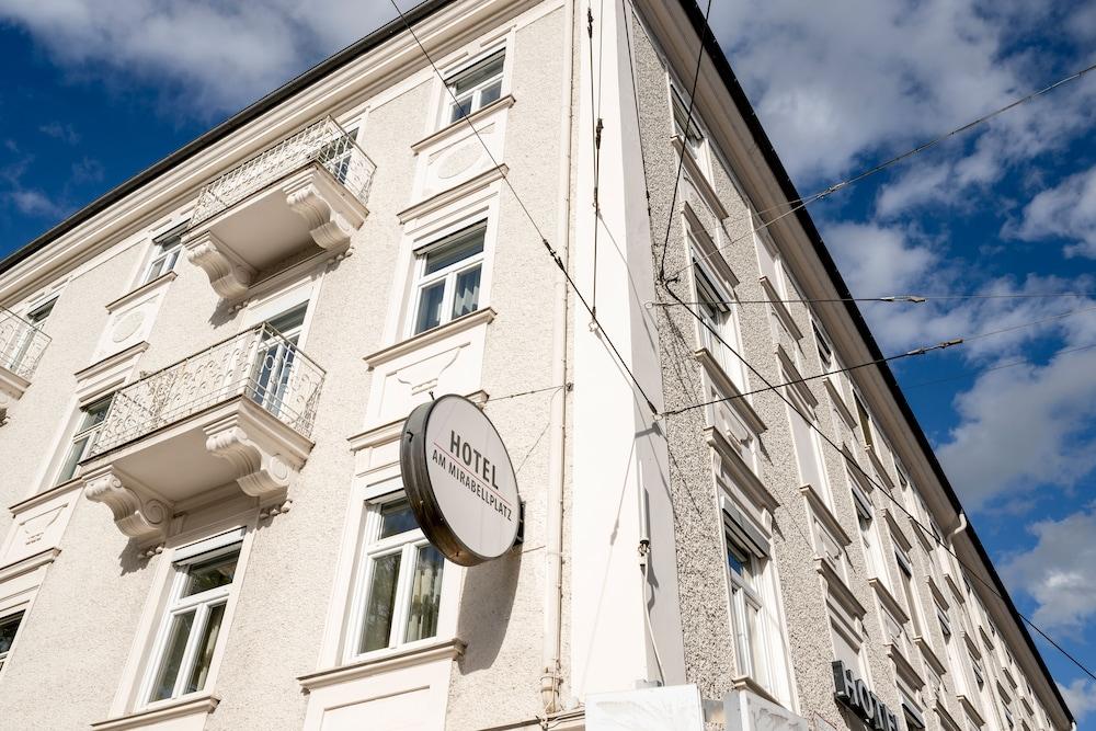 Am Mirabellplatz Hotel — 2