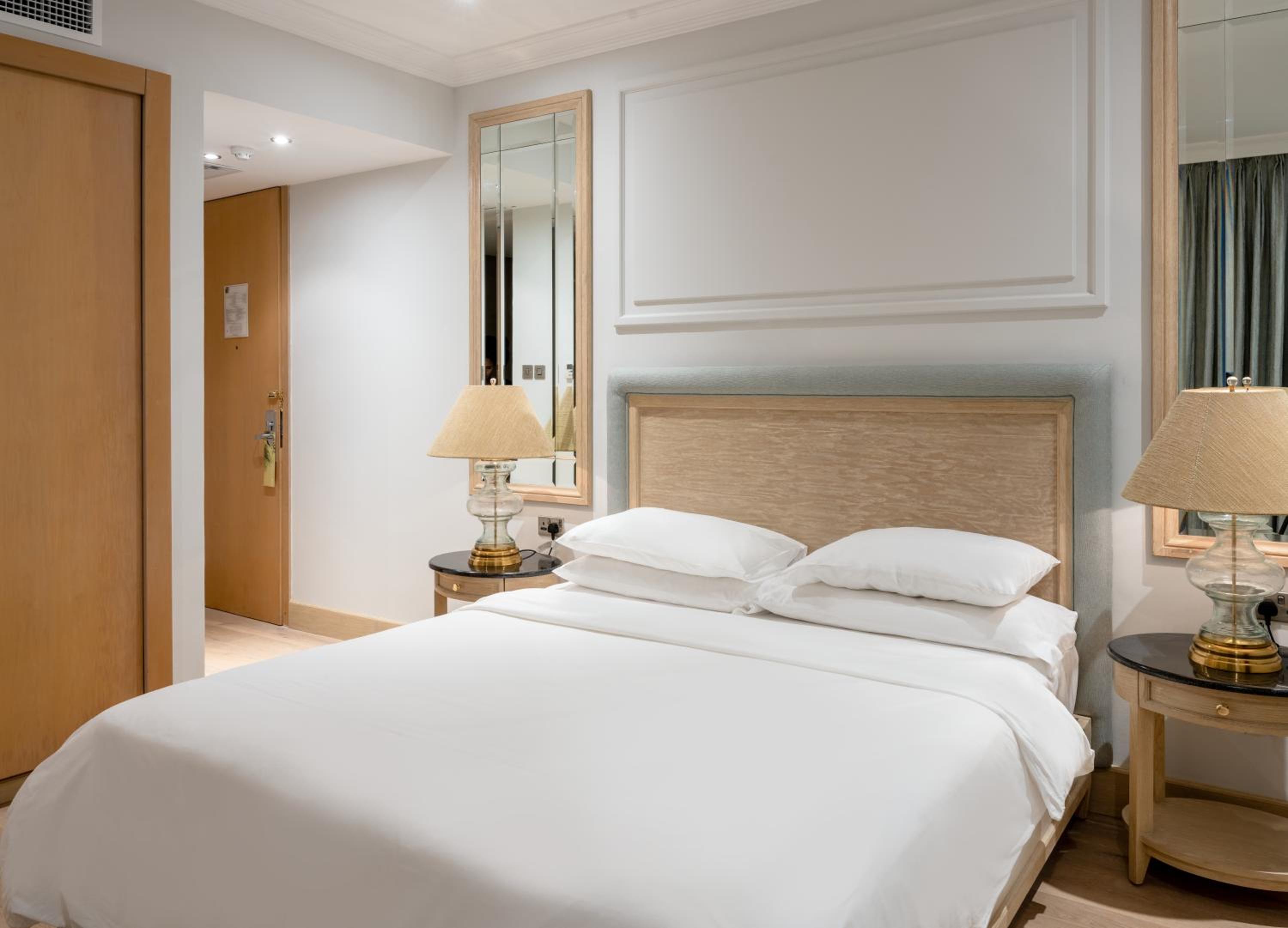 THE PALACE BOUTIQUE HOTEL 136204 — 10