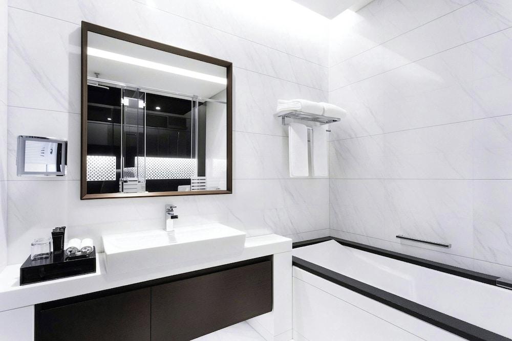 Renaissance Business Bay Hotel, Dubai — 2