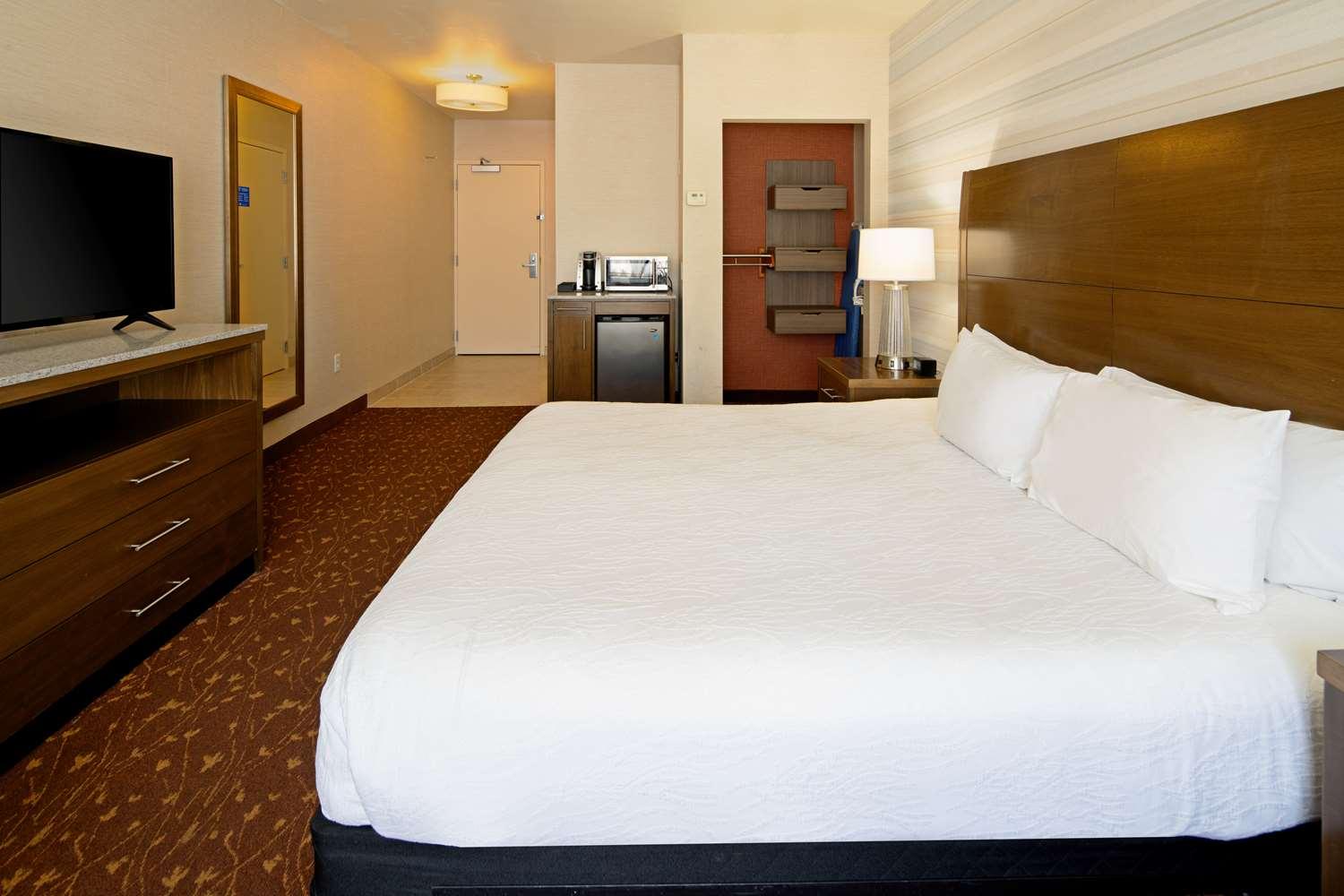 Hilton Garden Inn Albuquerque Airport — 9