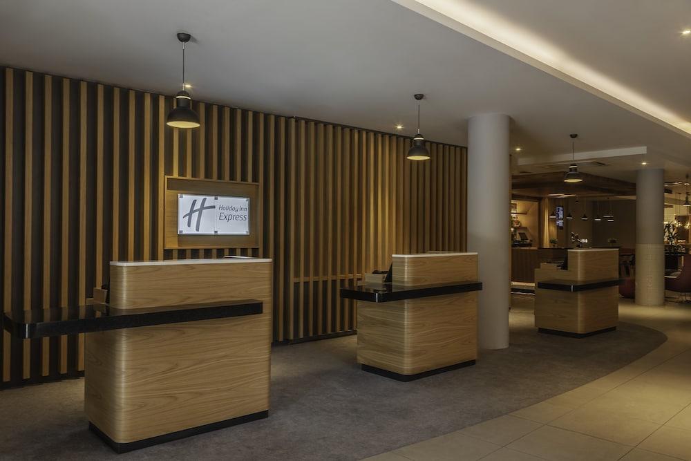Holiday Inn Express Dublin Airport — 6