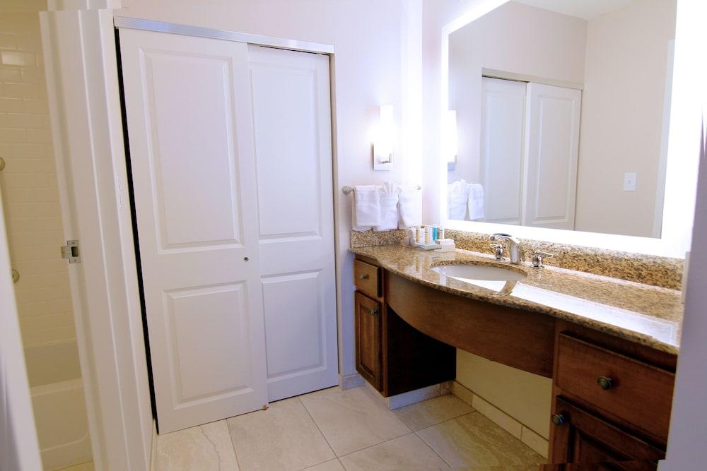 Homewood Suites by Hilton Fargo — 10