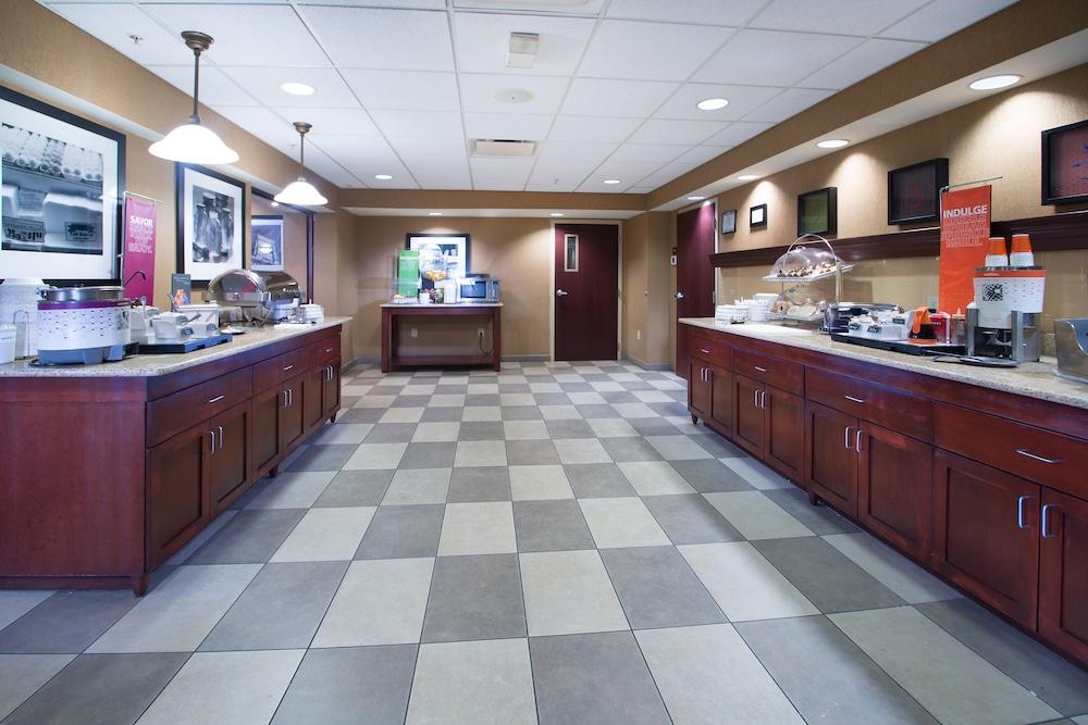 Hampton Inn & Suites Greensburg — 3