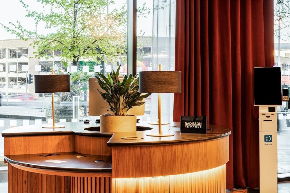 Radisson Hotel Manchester City Centre, A Verified Net Zero Hotel — 10