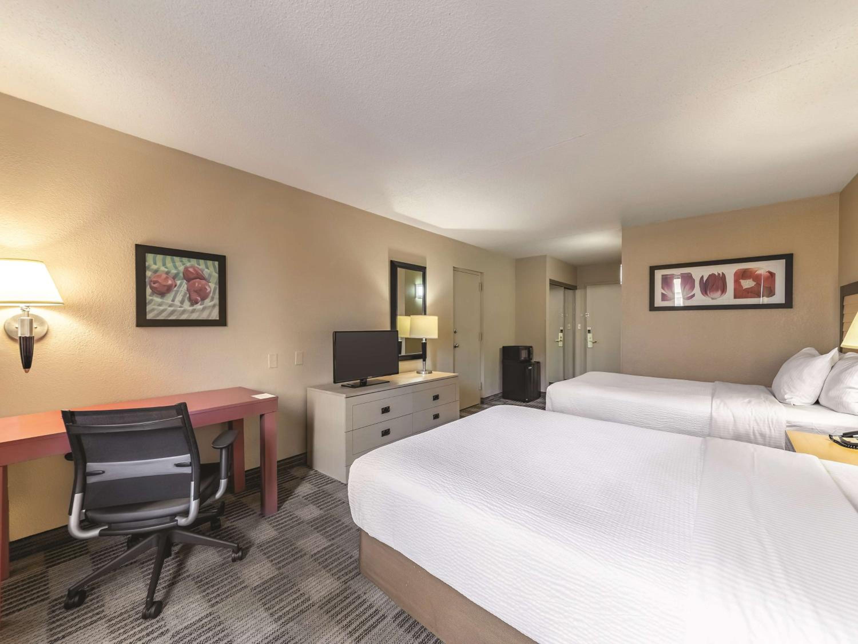 Ramada by Wyndham Fairfield NJ — 8