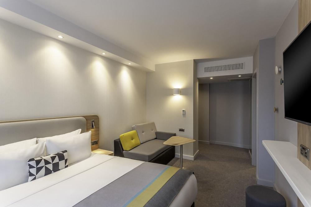 Holiday Inn Express Dublin Airport — 9