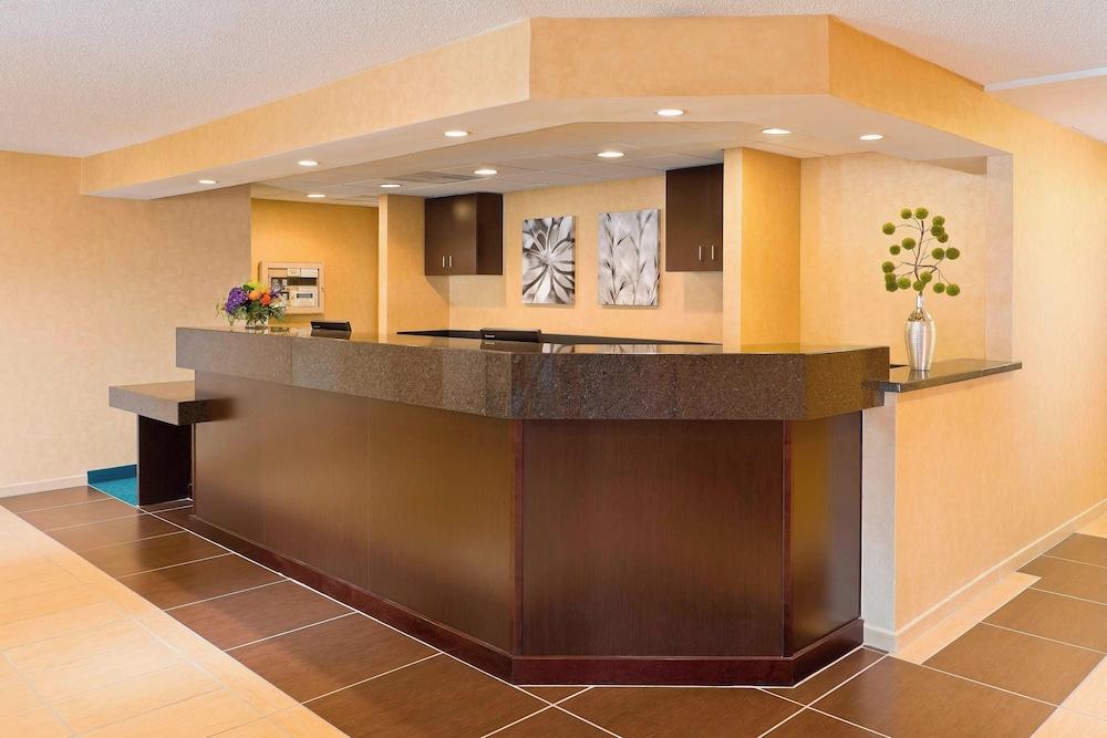 MainStay Suites Appleton Airport - Fox River Mall Area — 3