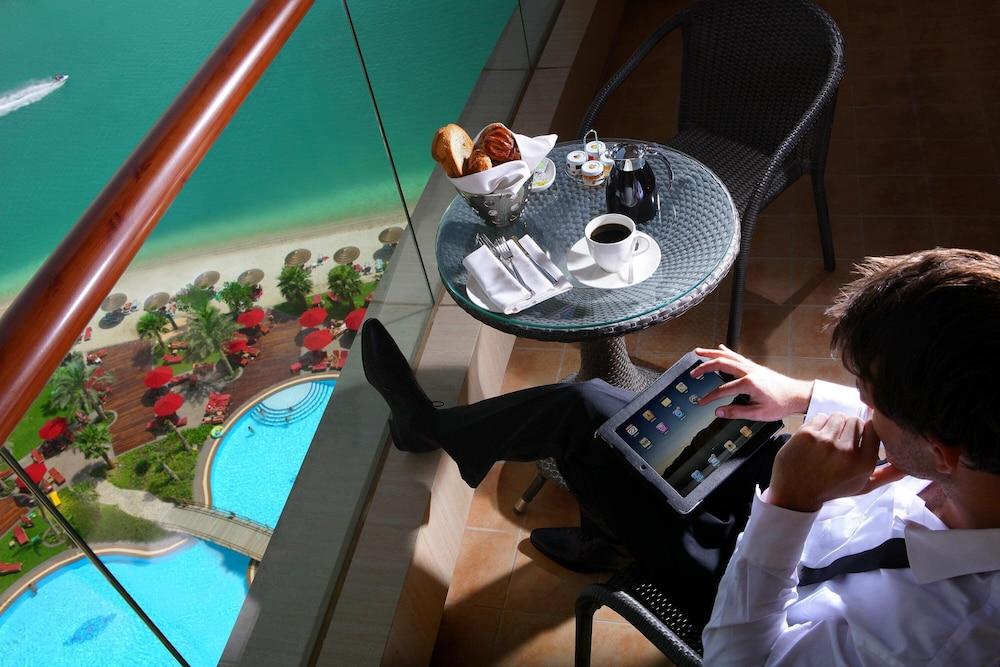 Khalidiya Palace Rayhaan by Rotana — 2