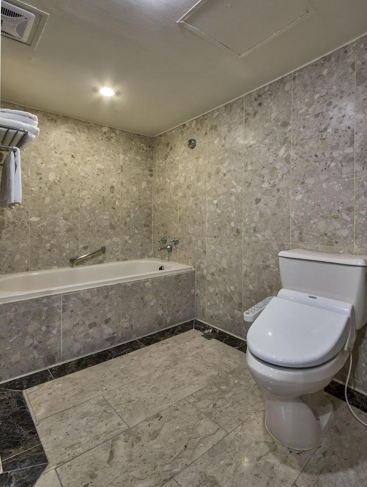 Carlton Hsinchu 878315 — 4