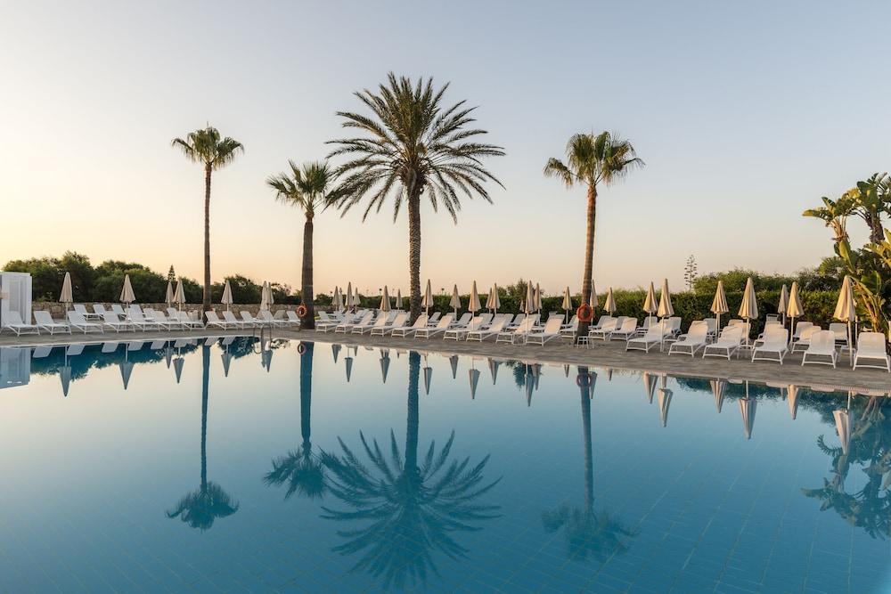 Nissi Beach Resort — 10