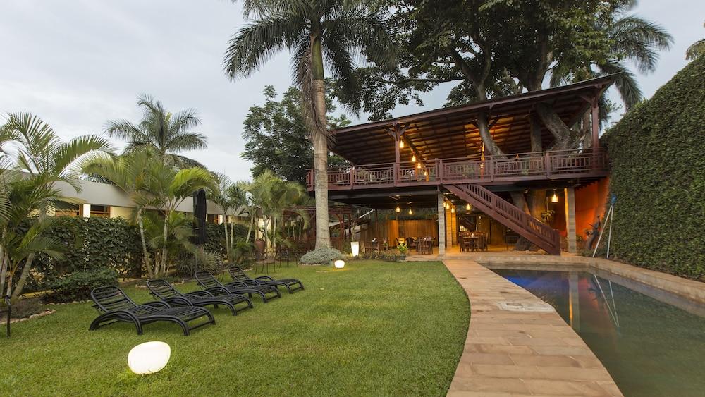 Humura Resort