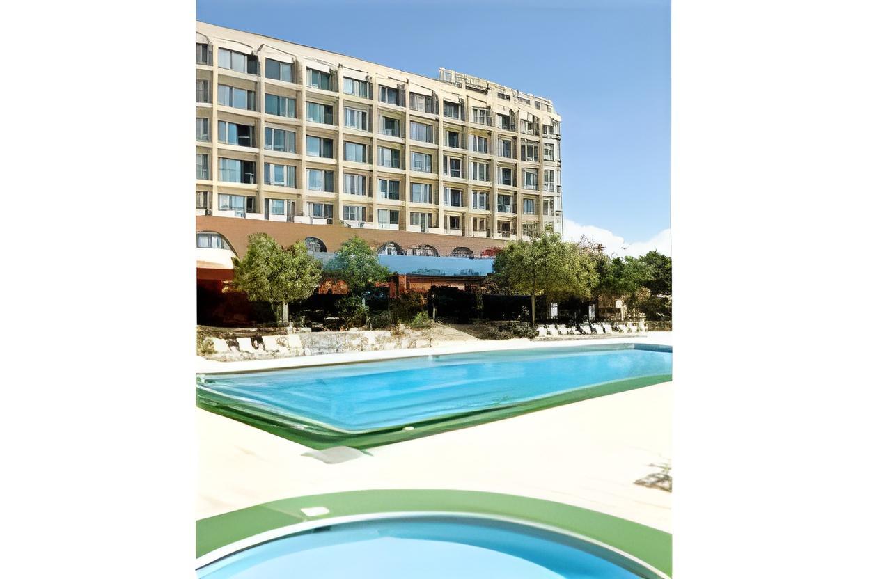 Navarria Blue Hotel — 2