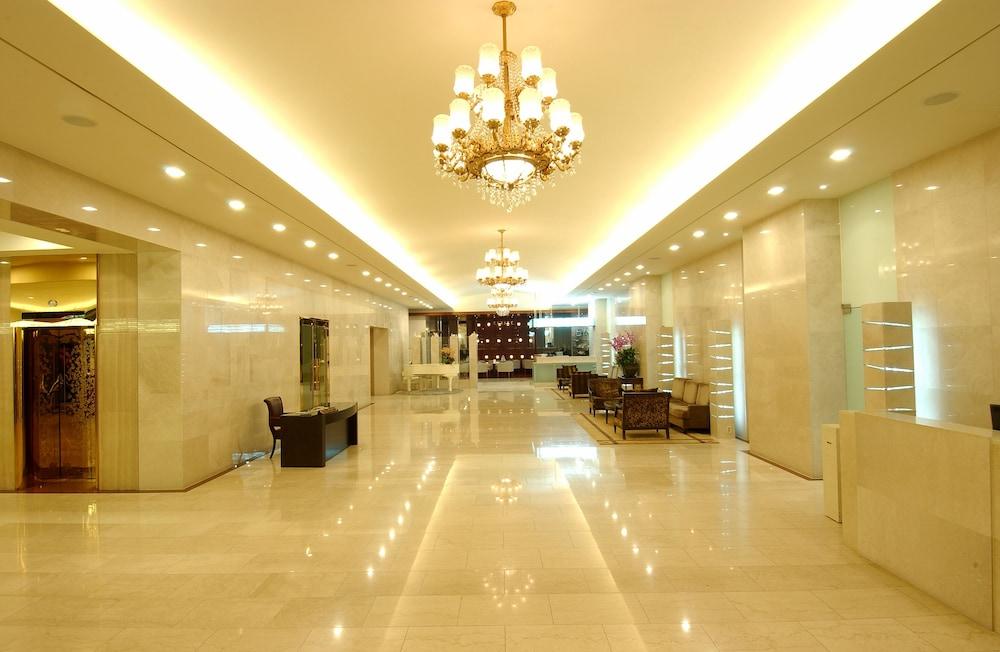 PRESIDENT HOTEL — 4
